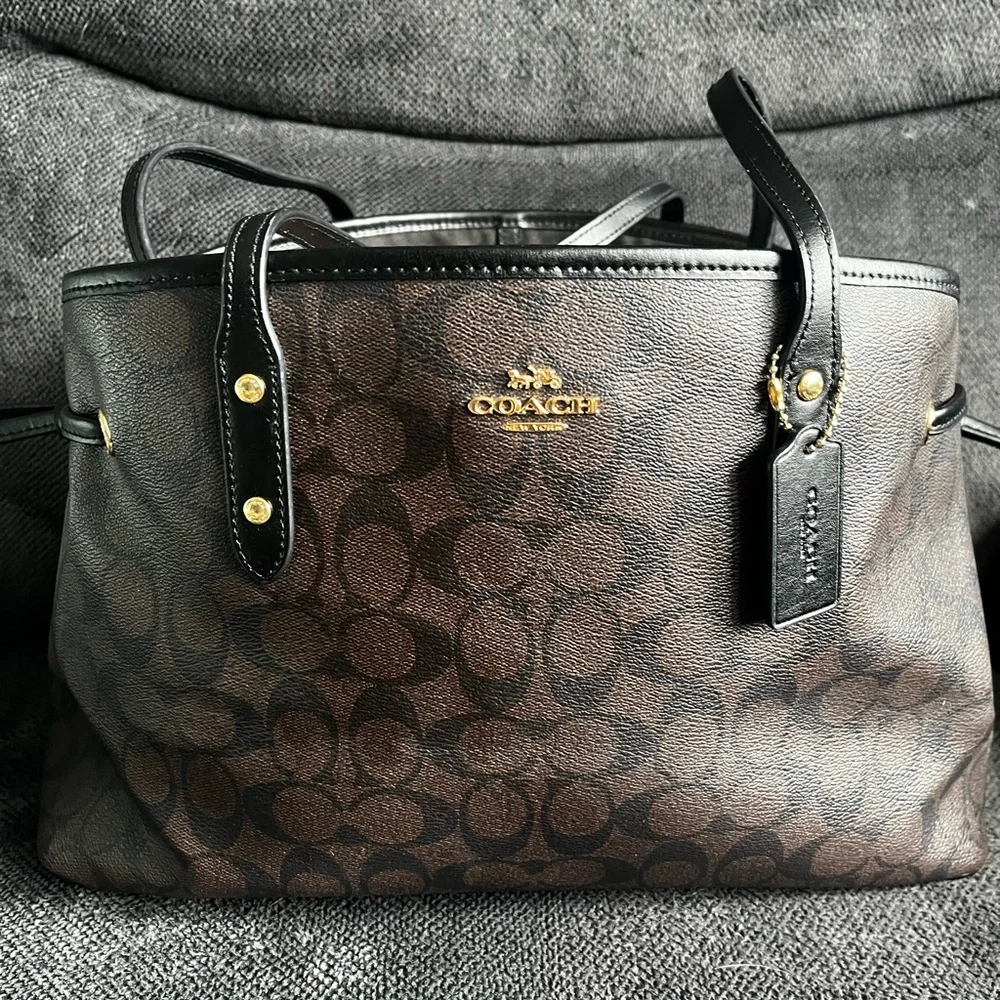 Coach handbag - Picture 1 of 3